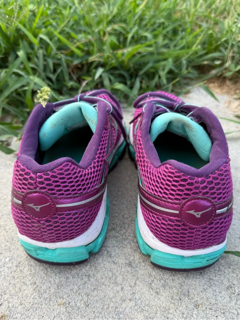 Mizuno Womens 8 Wave Enigma 5 Purple Teal Low Top Fabric Running Shoes